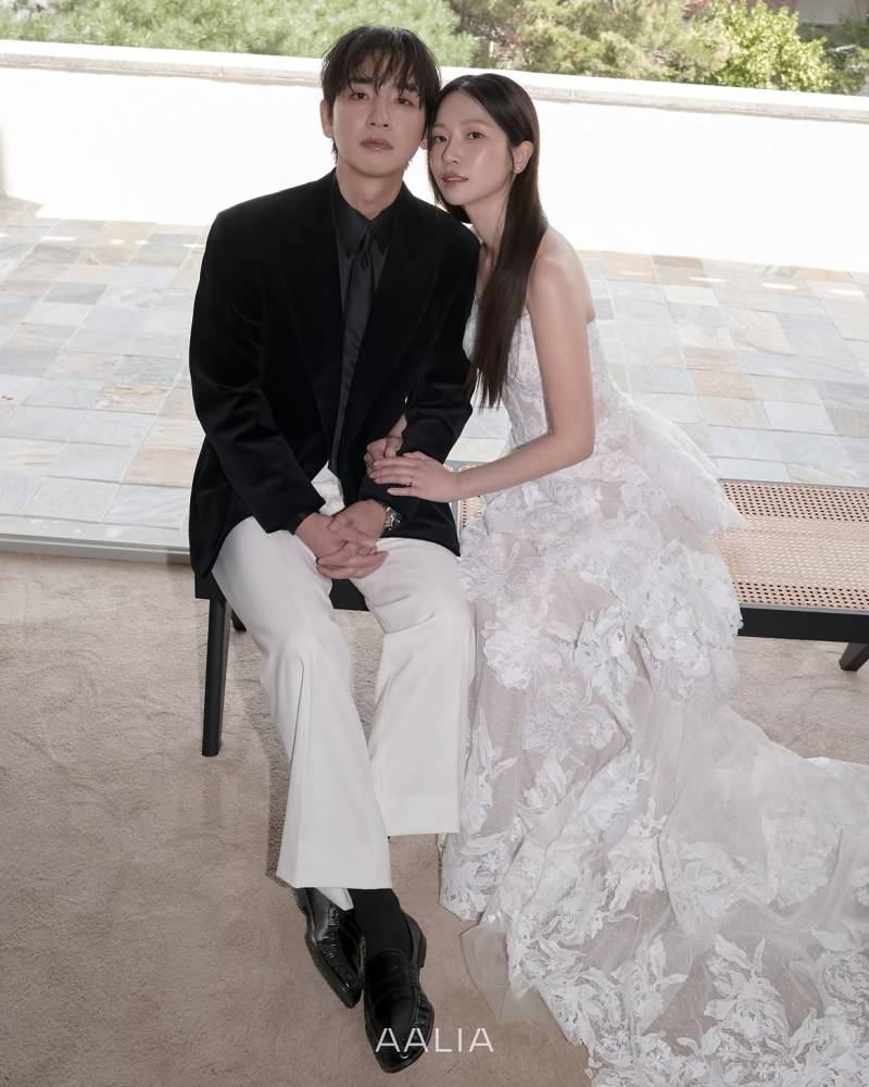 김소리, ♥'선업튀' 김혜윤 오빠와 장기 열애 끝 결혼...달달한 웨딩화... - 뉴스 썸네일 이미지