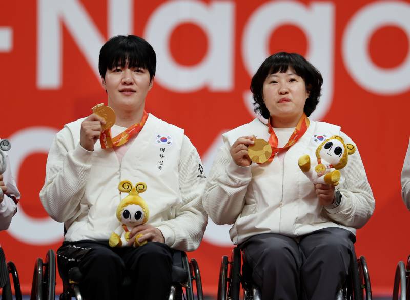 '파리 은메달리스트' 무너뜨린 한국 탁구 듀오...장영진·이미규, 첫 호흡... - 뉴스 썸네일 이미지